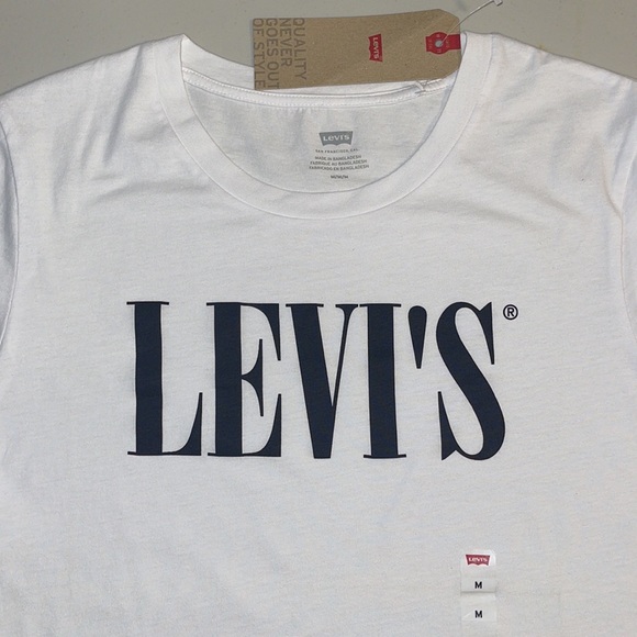 NWT Women Leviโs Short Sleeve T-Shirt Size Medium - Picture 2 of 4